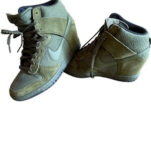 Nike Dunk Sky Hi Wedge Green High-Top Sneakers size 7.5